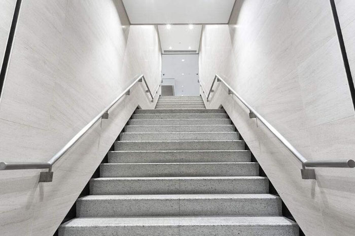 为何选择自然大理石楼梯踏步呢?