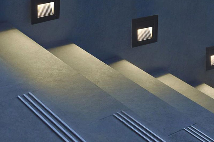 别墅楼梯石材楼梯尺寸、宽度、坡度怎样盘算?